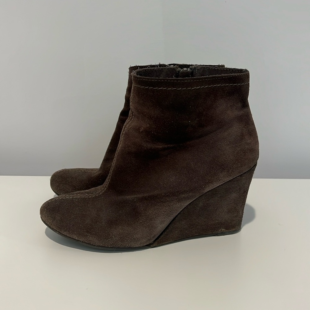 Chinese Laundry Suede Boots runs like size 9